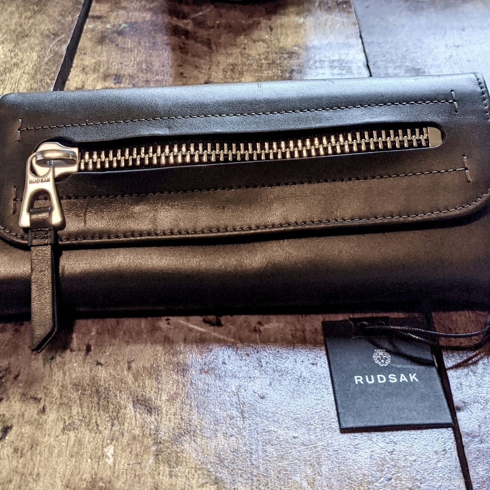 Rudsak Limelight Wallet. Moss Green. NWT.